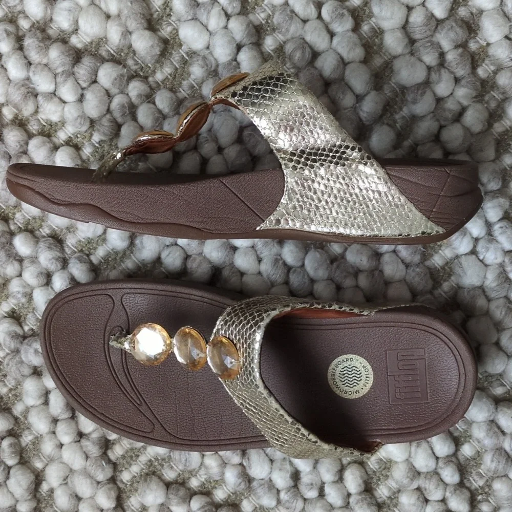 FitFlop Petra Sugar Jeweled Gold Snake Toe Post Platform Sandals Women's Size 8